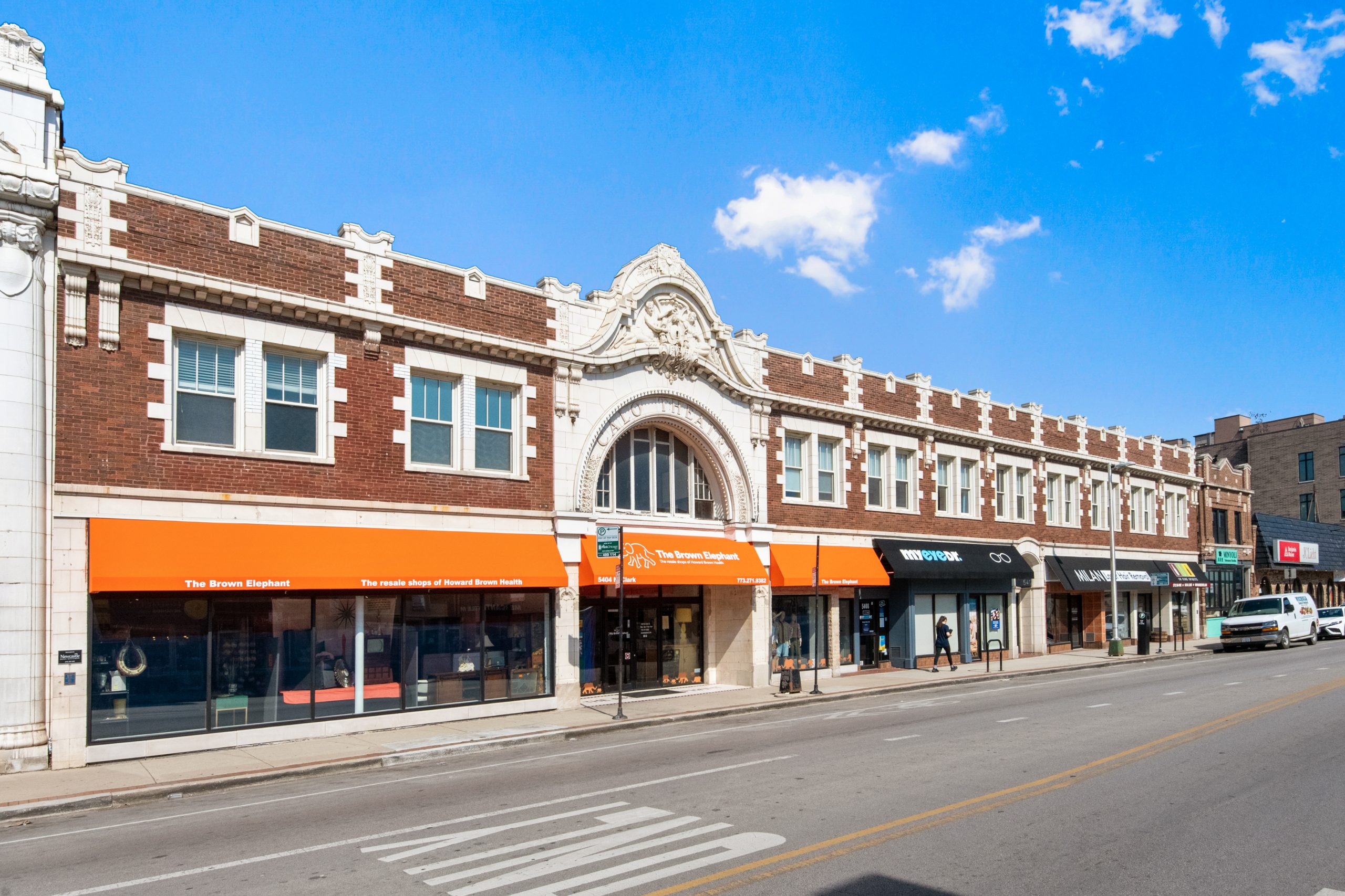In-line boutique retail spaces in Andersonville, Chicago