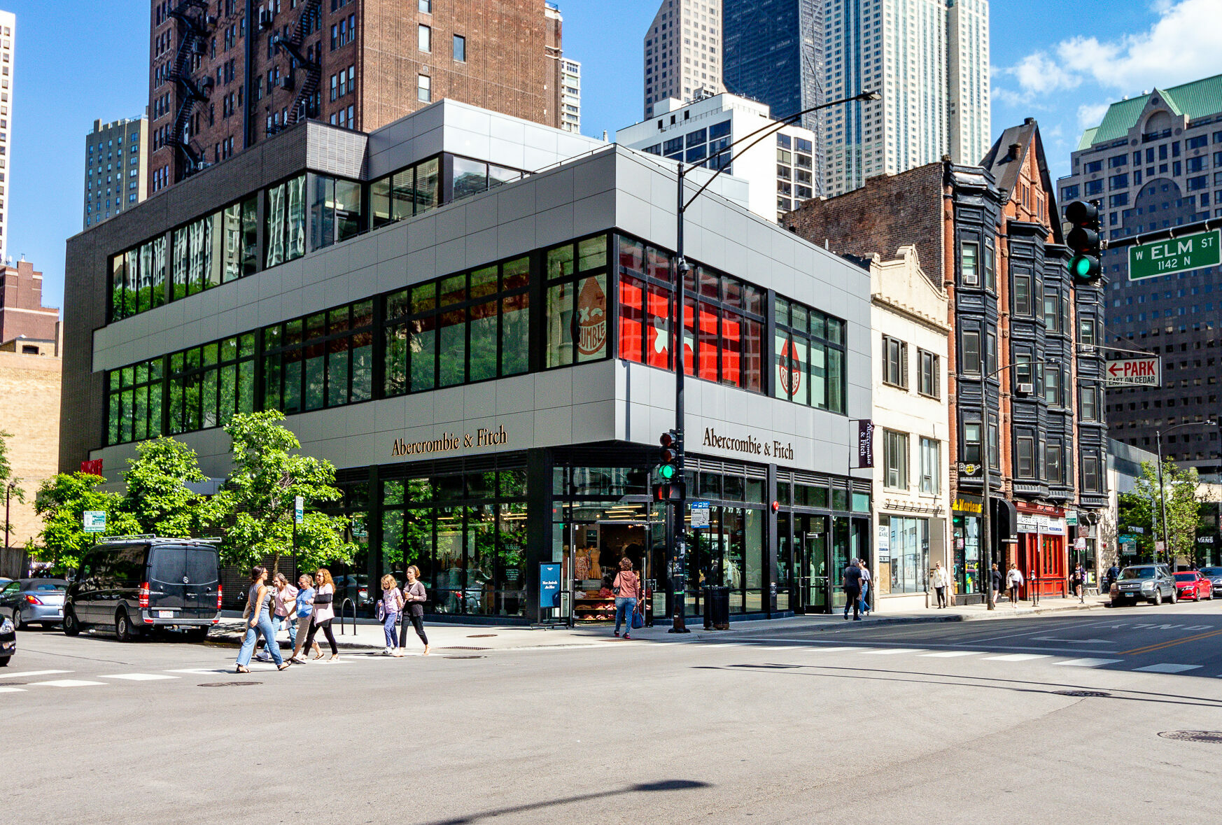 Multi-level retail building in the Gold Coast of Chicago